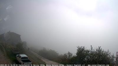 immagine della webcam nei dintorni di Sarnano: webcam Castelluccio Norcia