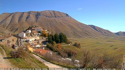 immagine della webcam nei dintorni di Arquata del Tronto: webcam Castelluccio Norcia