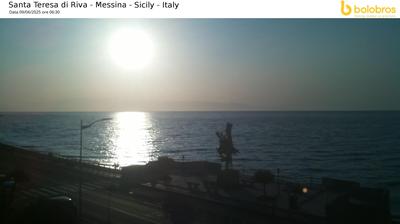 immagine della webcam nei dintorni di Scaletta Superiore: webcam Santa Teresa di Riva