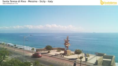 immagine della webcam nei dintorni di Mandanici: webcam Santa Teresa di Riva