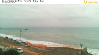 immagine della webcam nei dintorni di Taormina: webcam Santa Teresa di Riva