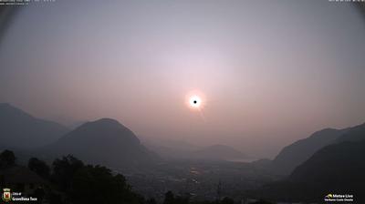 immagine della webcam nei dintorni di Madonna del Sasso: webcam Casale Corte Cerro