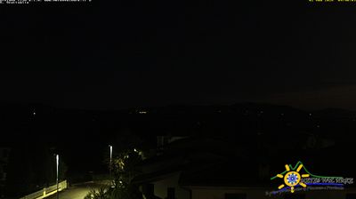 immagine della webcam nei dintorni di Varano de' Melegari: webcam Grazzano Visconti