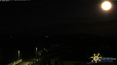 immagine della webcam nei dintorni di Varano de' Melegari: webcam Grazzano Visconti