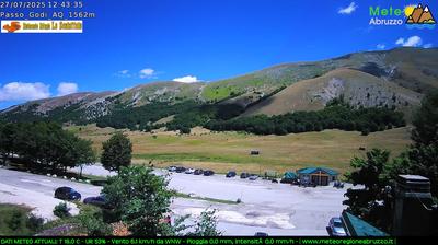 immagine della webcam nei dintorni di Scontrone: webcam Monte Pratello