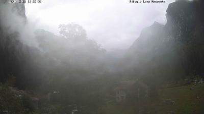 immagine della webcam nei dintorni di Menarola: webcam Val Masino