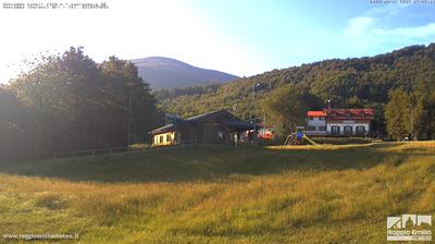 immagine della webcam nei dintorni di Tizzano Val Parma: webcam Ventasso