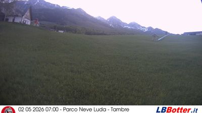 immagine della webcam nei dintorni di Pian del Cansiglio: webcam Col Indes