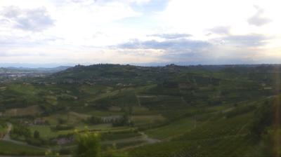 immagine della webcam nei dintorni di Benevello: webcam Magliano Alfieri