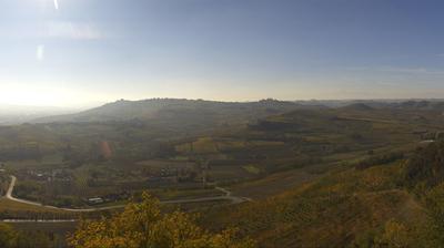 immagine della webcam nei dintorni di Castelnuovo Don Bosco: webcam Magliano Alfieri