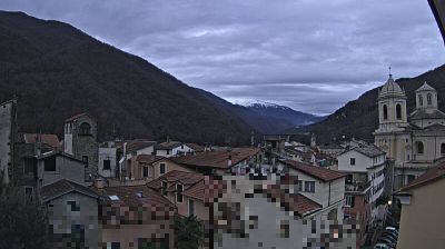immagine della webcam nei dintorni di Mendatica: webcam Pieve di Teco
