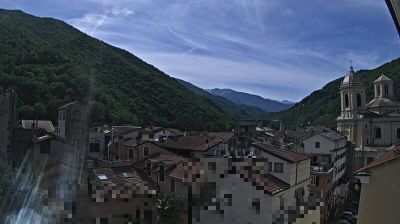 immagine della webcam nei dintorni di Castel Vittorio: webcam Pieve di Teco