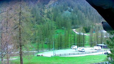 immagine della webcam nei dintorni di Cervinia Cime Bianche Laghi: webcam Staffal