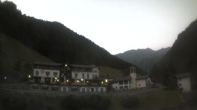 immagine della webcam nei dintorni di Averara: webcam San Simone Baita del Camoscio