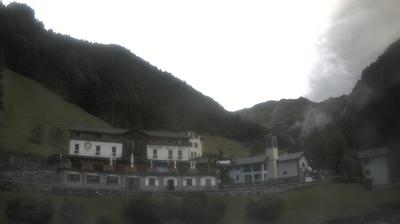 immagine della webcam nei dintorni di Averara: webcam San Simone Baita del Camoscio
