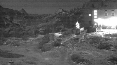 immagine della webcam nei dintorni di Mezzoldo: webcam Rifugio Calvi Laghi Gemelli