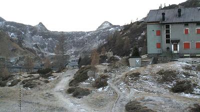 immagine della webcam nei dintorni di Piazzatorre: webcam Rifugio Calvi Laghi Gemelli