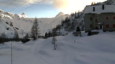immagine della webcam nei dintorni di Gromo: webcam Rifugio Calvi Laghi Gemelli