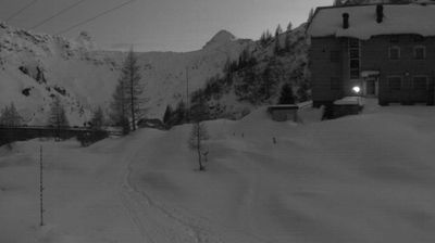 immagine della webcam nei dintorni di Mezzoldo: webcam Rifugio Calvi Laghi Gemelli
