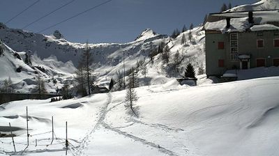 immagine della webcam nei dintorni di Lizzola: webcam Rifugio Calvi Laghi Gemelli