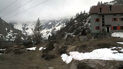 immagine della webcam nei dintorni di Piazzatorre: webcam Rifugio Calvi Laghi Gemelli