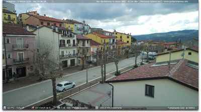 immagine della webcam nei dintorni di Castelluccio Valmaggiore: webcam San Bartolomeo in Galdo