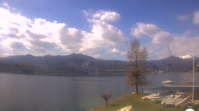 immagine della webcam nei dintorni di Meina: webcam Orta San Giulio