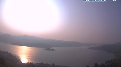 immagine della webcam nei dintorni di Madonna del Sasso: webcam Pella