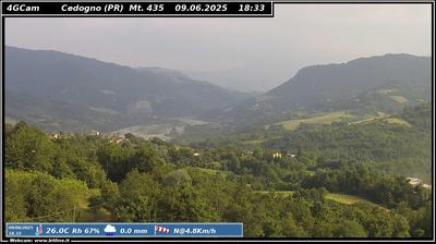 immagine della webcam nei dintorni di Tizzano Val Parma: webcam Vetto
