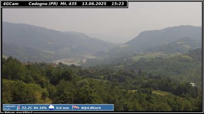 immagine della webcam nei dintorni di Tizzano Val Parma: webcam Vetto