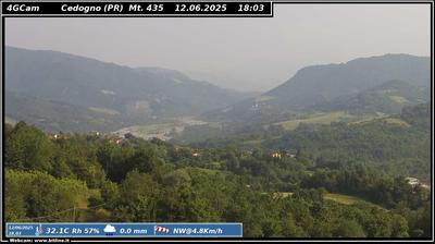 immagine della webcam nei dintorni di Tizzano Val Parma: webcam Vetto