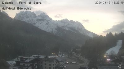 immagine della webcam nei dintorni di San Pietro di Cadore: webcam Forni di Sopra