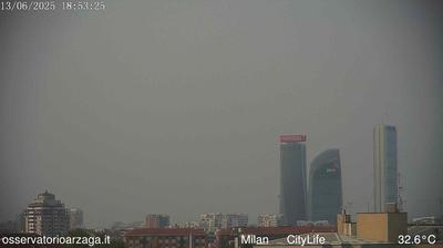 immagine della webcam nei dintorni di Gaggiano: webcam Milano City Life