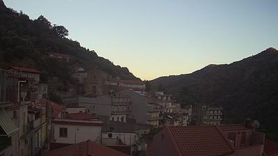 immagine della webcam nei dintorni di Torre Faro: webcam Mandanici