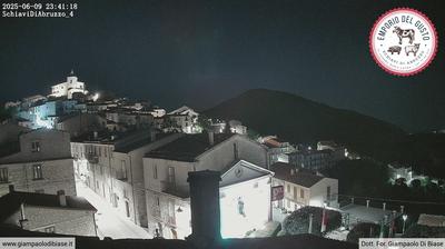 Preview delle webcam di Schiavi di Abruzzo › Nord-Est: Schiavi di - centro storico