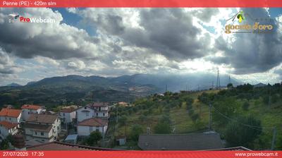 immagine della webcam nei dintorni di Isola del Gran Sasso d'Italia: webcam Penne