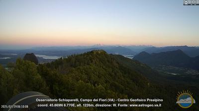 immagine della webcam nei dintorni di Cuvio: webcam Castello Cabiaglio