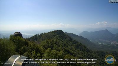 immagine della webcam nei dintorni di Brezzo di Bedero: webcam Castello Cabiaglio