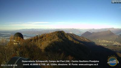 immagine della webcam nei dintorni di Maccagno: webcam Castello Cabiaglio