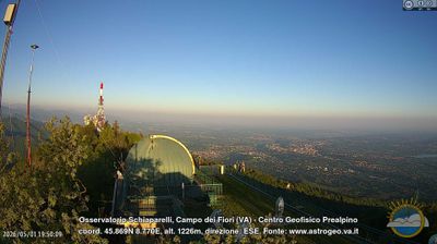 immagine della webcam nei dintorni di Maccagno: webcam Castello Cabiaglio