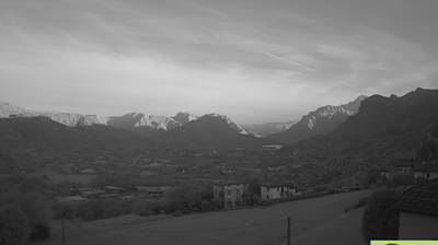 immagine della webcam nei dintorni di Suello: webcam Monte Marenzo