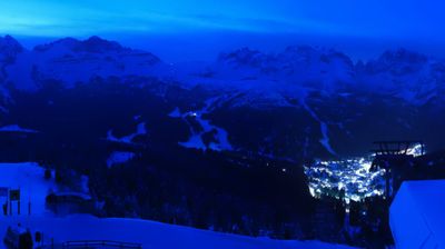 immagine della webcam nei dintorni di Ghiacciaio Presena: webcam Campo Carlo Magno