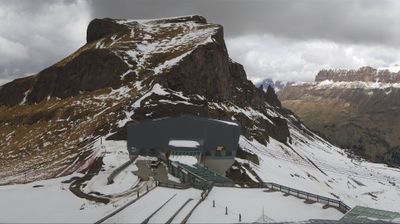 immagine della webcam nei dintorni di Passo San Pellegrino: webcam Porta Vescovo