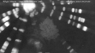 Preview delle webcam di Pievepelago › Nord-Ovest: Rifugio Alpino Vittoria - monte Giovo - Lago Santo