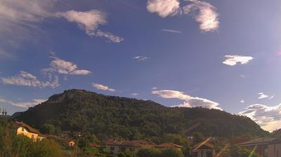 immagine della webcam nei dintorni di Castello Cabiaglio: webcam Sangiano