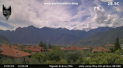immagine della webcam nei dintorni di Nomi: webcam Arco