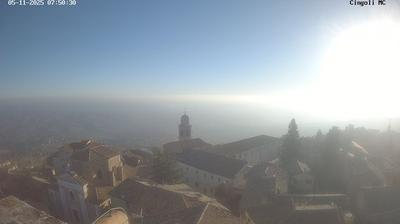 immagine della webcam nei dintorni di San Severino Marche: webcam Cingoli