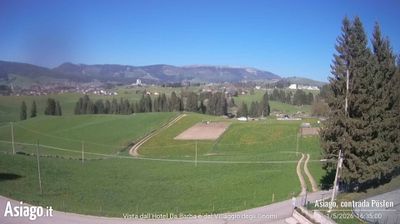 immagine della webcam nei dintorni di Tonezza del Cimone: webcam Altopiano di Asiago