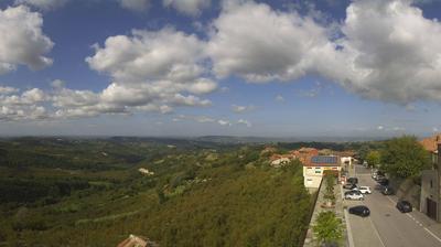 immagine della webcam nei dintorni di Cerretto Langhe: webcam Albaretto della Torre