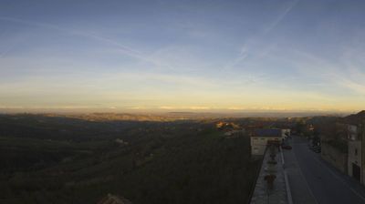 immagine della webcam nei dintorni di Serravalle Langhe: webcam Albaretto della Torre